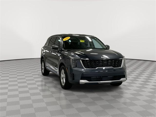 used 2024 Kia Sorento car, priced at $29,897