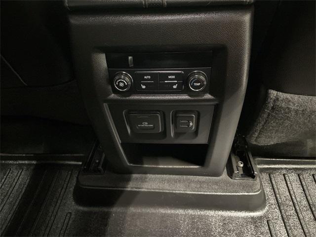 used 2021 Chevrolet Traverse car, priced at $29,996