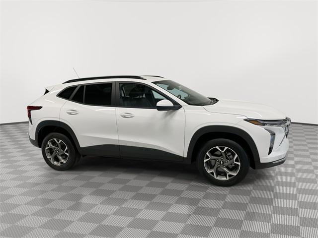 new 2025 Chevrolet Trax car, priced at $25,404
