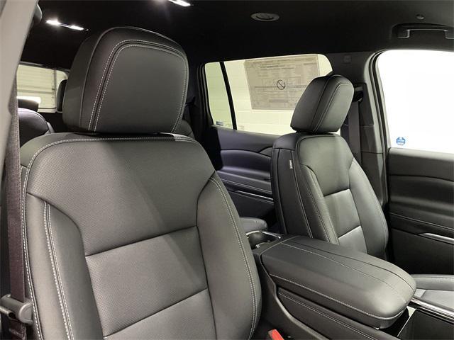 new 2025 Chevrolet Traverse car