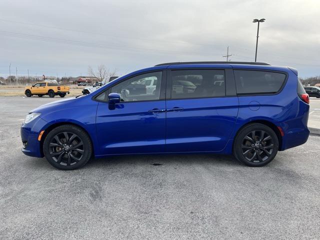 used 2019 Chrysler Pacifica car, priced at $14,000