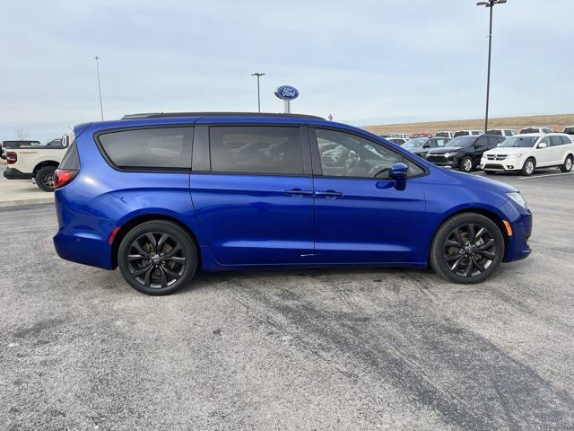 used 2019 Chrysler Pacifica car, priced at $14,000