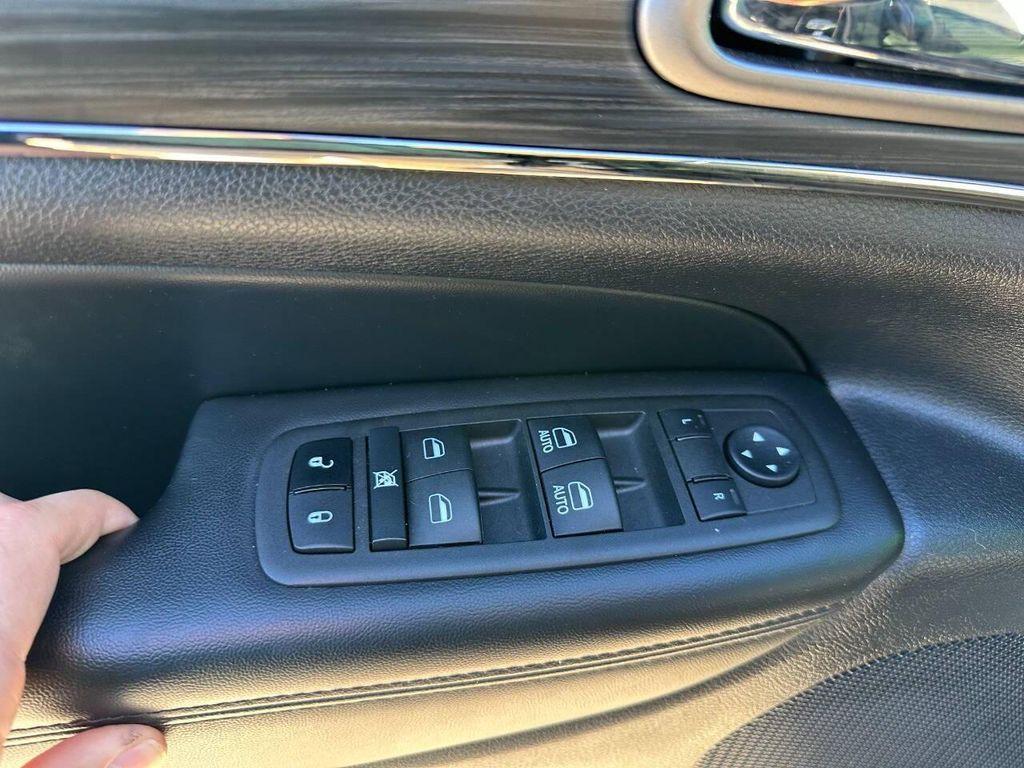 used 2022 Jeep Grand Cherokee car, priced at $27,995