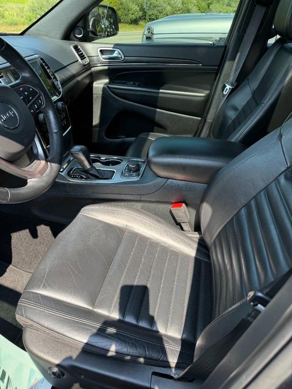 used 2022 Jeep Grand Cherokee car, priced at $28,495