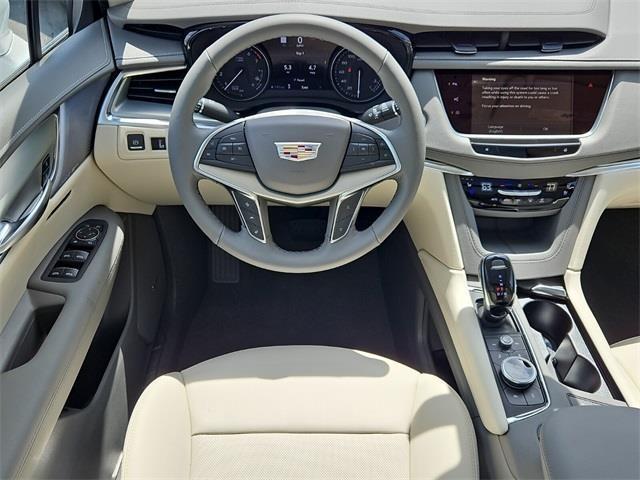 new 2024 Cadillac XT5 car, priced at $53,434