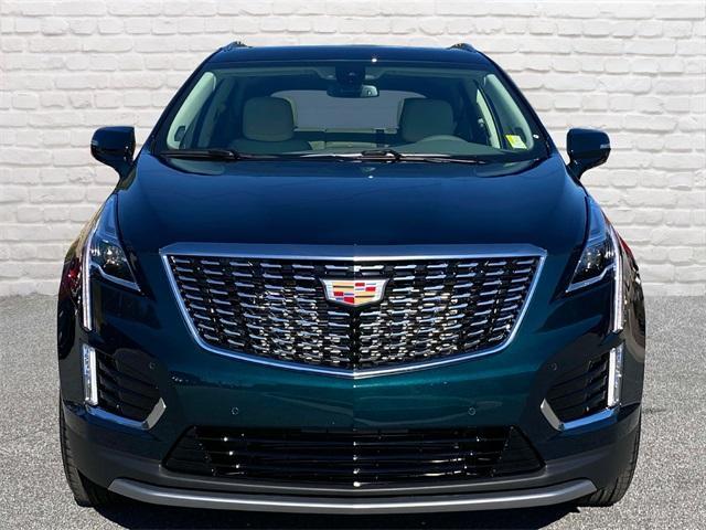 new 2025 Cadillac XT5 car, priced at $52,615