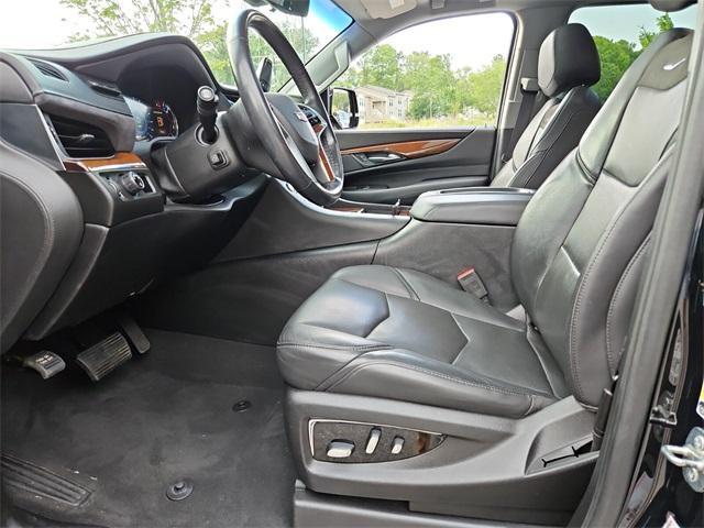 used 2019 Cadillac Escalade ESV car, priced at $30,171