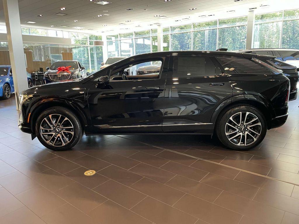 new 2025 Cadillac OPTIQ car