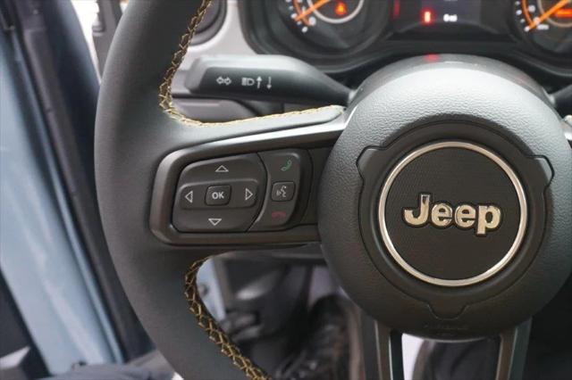 new 2025 Jeep Wrangler car, priced at $45,075