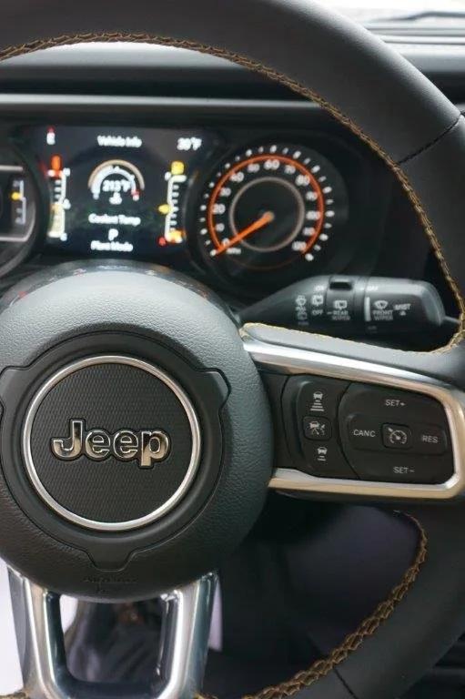 new 2025 Jeep Wrangler car, priced at $45,075