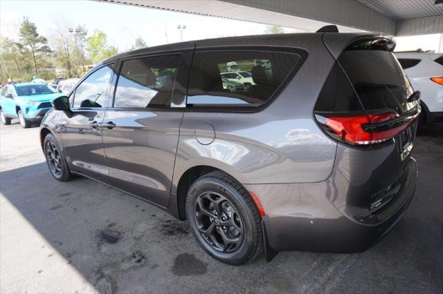 new 2023 Chrysler Pacifica Hybrid car, priced at $48,130