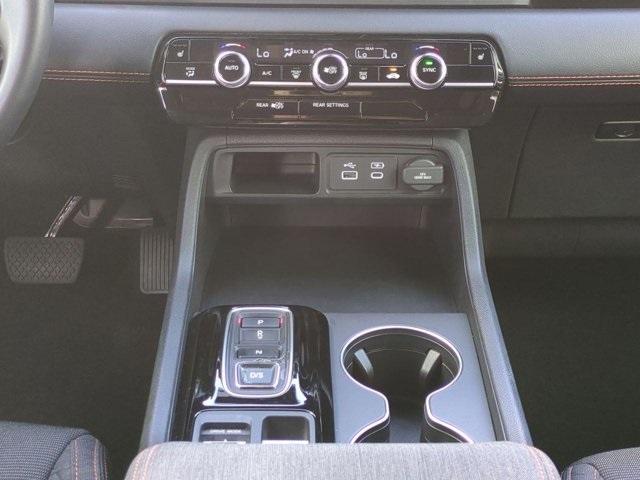 used 2025 Honda Pilot car, priced at $38,800