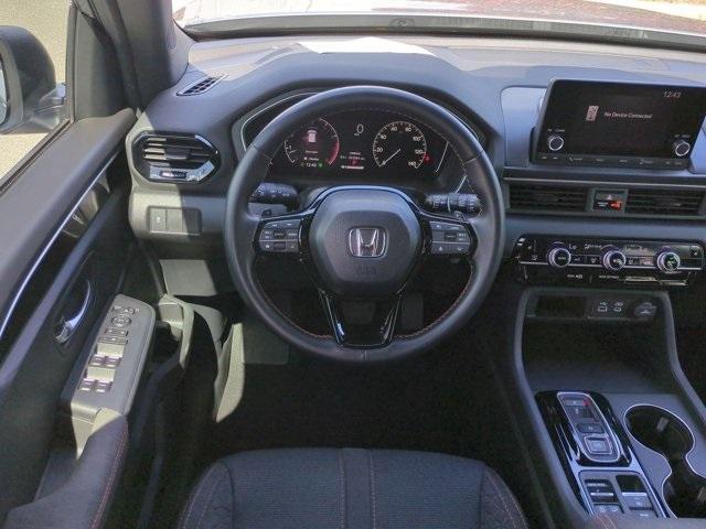 used 2025 Honda Pilot car, priced at $38,800