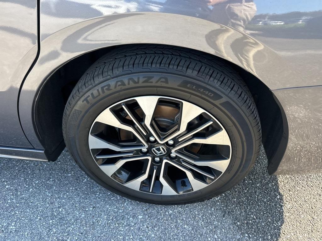 used 2025 Honda Odyssey car, priced at $46,800