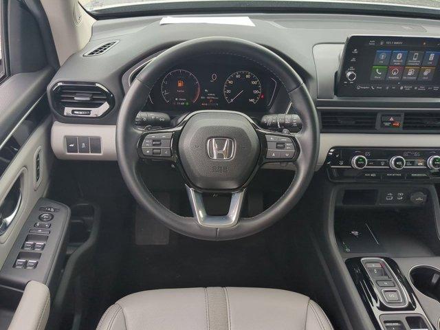 used 2025 Honda Pilot car, priced at $44,300