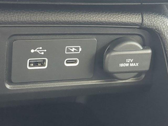 new 2025 Honda Pilot car, priced at $45,450