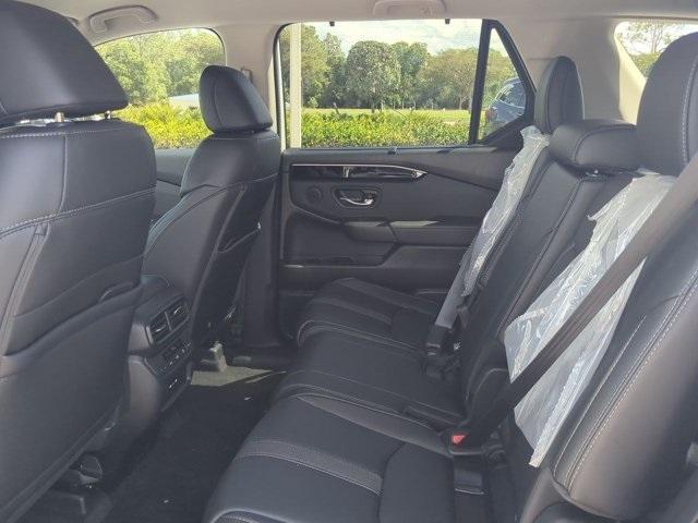 new 2025 Honda Pilot car, priced at $45,450