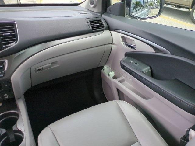 used 2022 Honda Pilot car, priced at $28,300