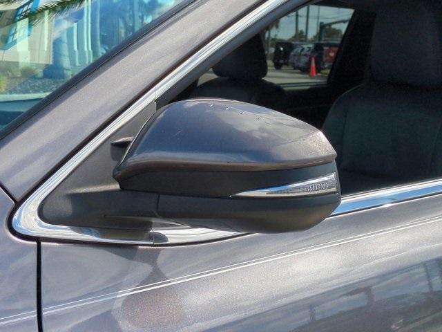 used 2015 Toyota Highlander car, priced at $17,800