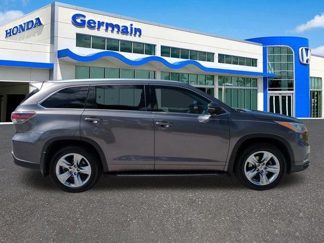 used 2015 Toyota Highlander car, priced at $17,800