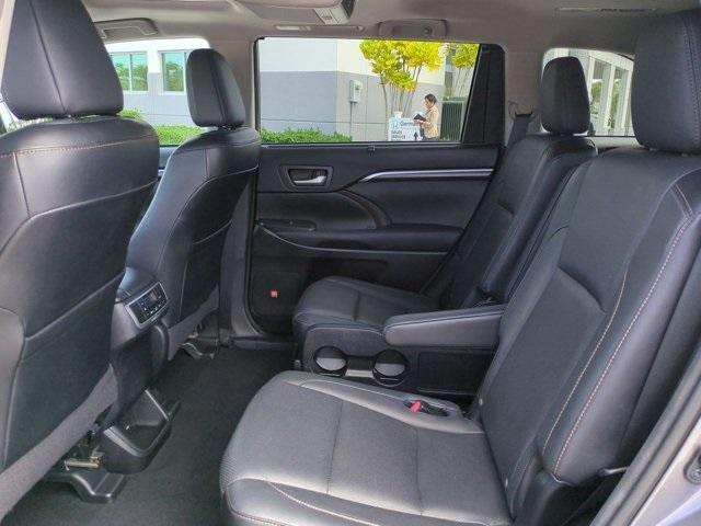 used 2015 Toyota Highlander car, priced at $17,800