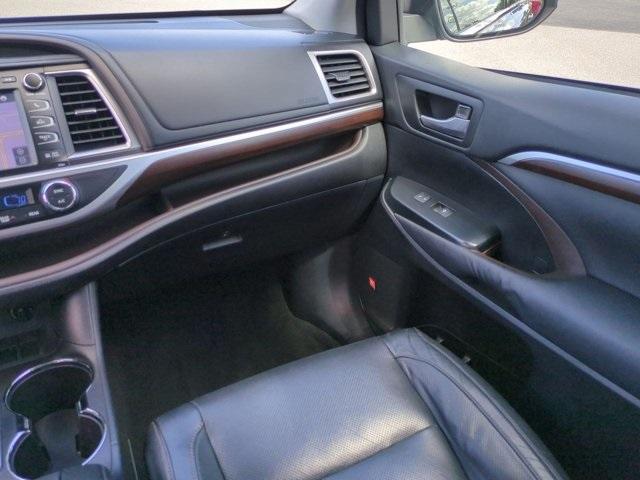 used 2015 Toyota Highlander car, priced at $17,800