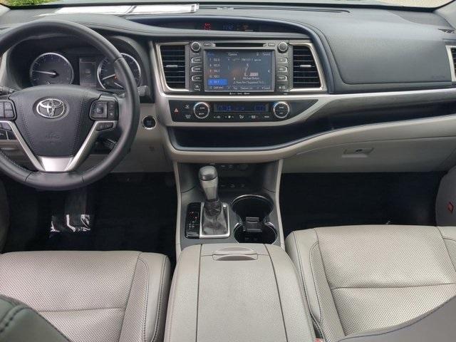 used 2019 Toyota Highlander car, priced at $25,488