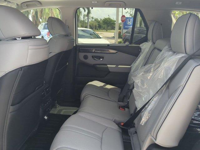 new 2025 Honda Pilot car, priced at $54,985