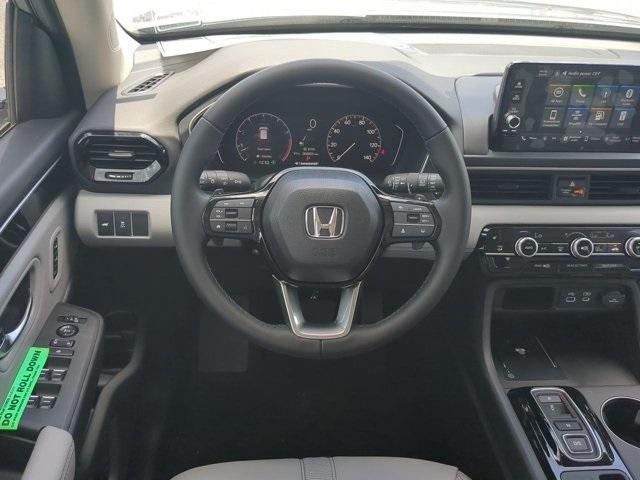 new 2025 Honda Pilot car, priced at $48,950