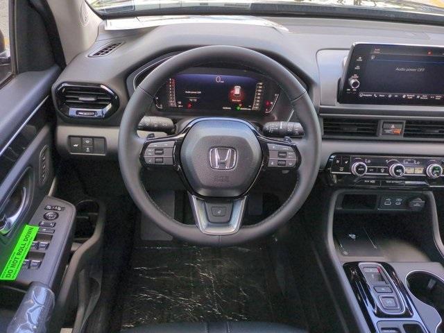 new 2025 Honda Pilot car, priced at $54,575