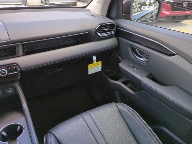 new 2025 Honda Pilot car, priced at $54,575