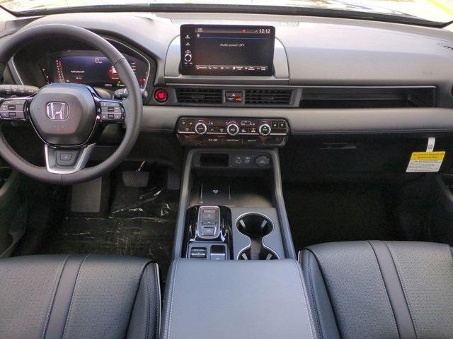 new 2025 Honda Pilot car, priced at $54,575
