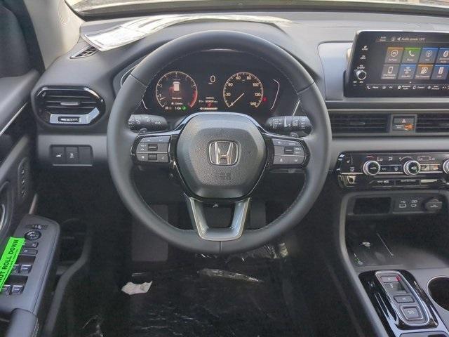 new 2025 Honda Pilot car, priced at $47,825