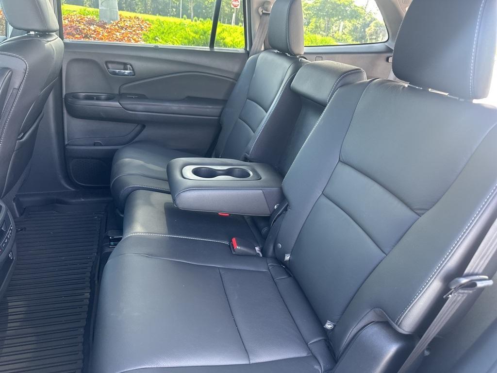 used 2022 Honda Pilot car, priced at $30,800