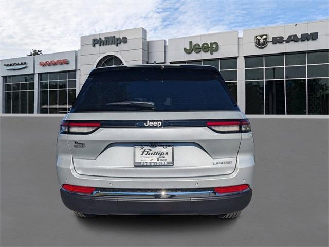 new 2025 Jeep Grand Cherokee car, priced at $43,795