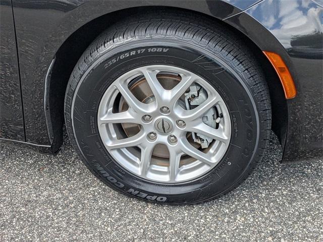 used 2022 Chrysler Pacifica car, priced at $25,000