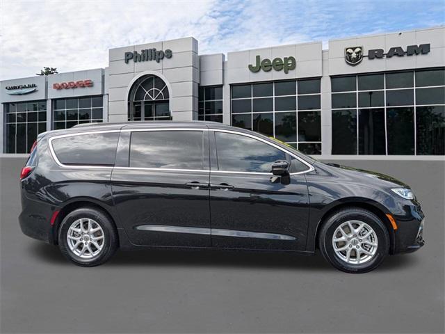 used 2022 Chrysler Pacifica car, priced at $25,000