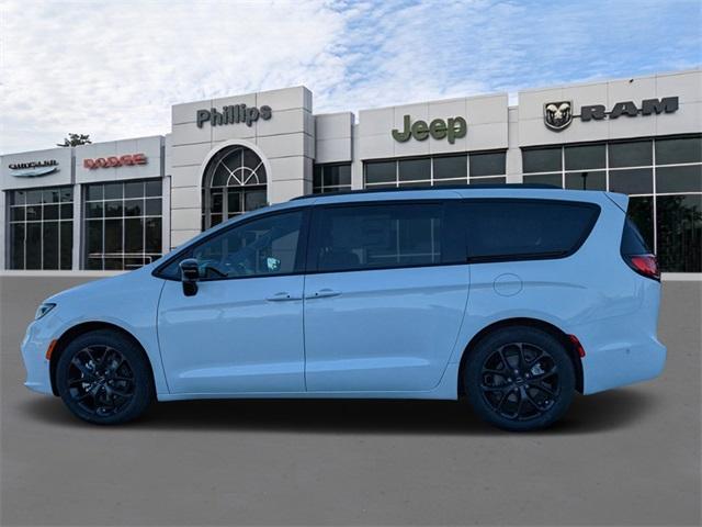 new 2024 Chrysler Pacifica car, priced at $46,460