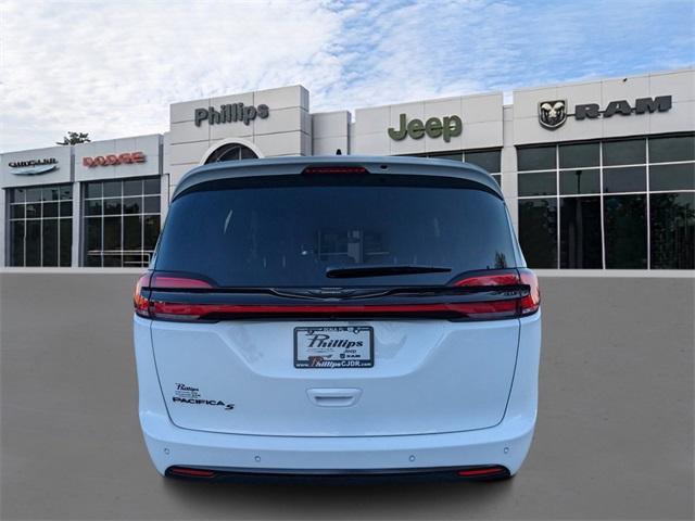 new 2024 Chrysler Pacifica car, priced at $46,460