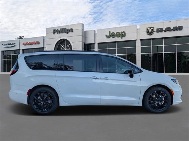 new 2024 Chrysler Pacifica car, priced at $47,740