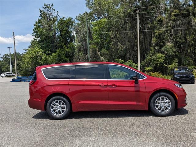 new 2025 Chrysler Pacifica car, priced at $46,220