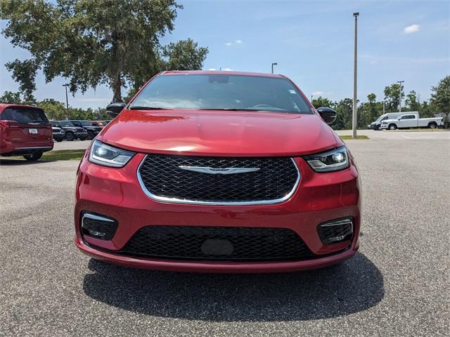 new 2025 Chrysler Pacifica car, priced at $46,220