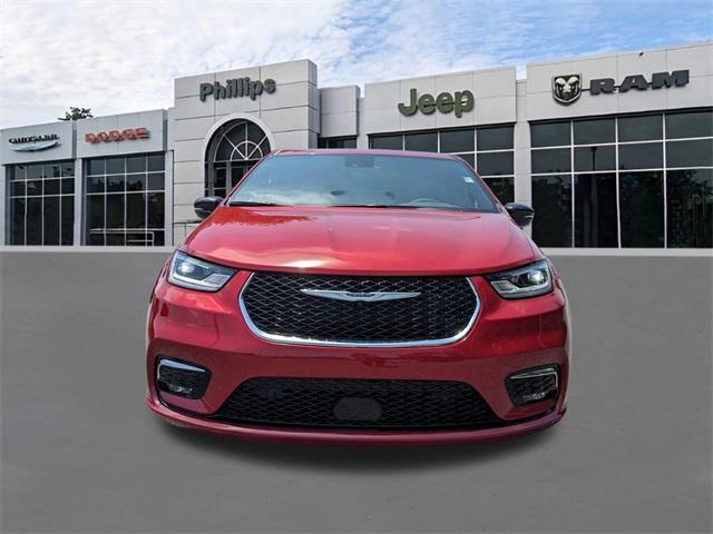 new 2025 Chrysler Pacifica car, priced at $46,220