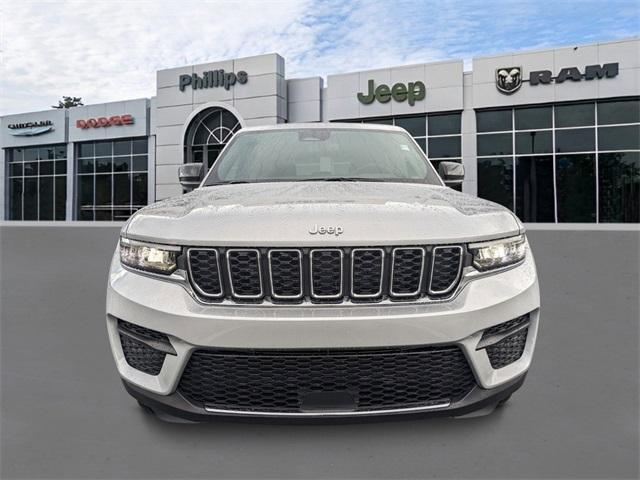 new 2024 Jeep Grand Cherokee car, priced at $42,498