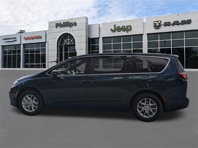 new 2025 Chrysler Pacifica car, priced at $46,220