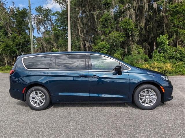 new 2025 Chrysler Pacifica car, priced at $46,220
