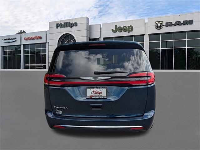 new 2025 Chrysler Pacifica car, priced at $46,220