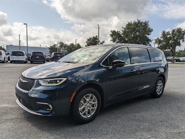 new 2025 Chrysler Pacifica car, priced at $46,220