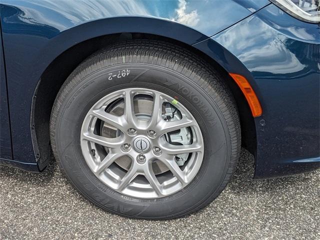 new 2025 Chrysler Pacifica car, priced at $46,220