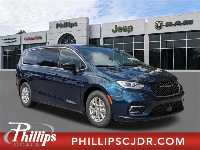 new 2025 Chrysler Pacifica car, priced at $46,220